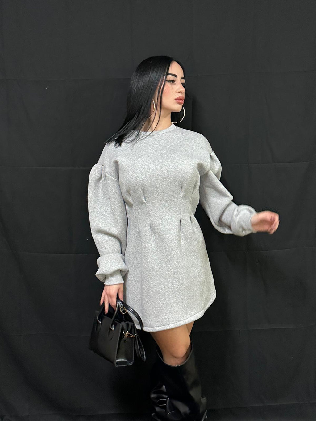 Felpone stretto in vita 15,00€