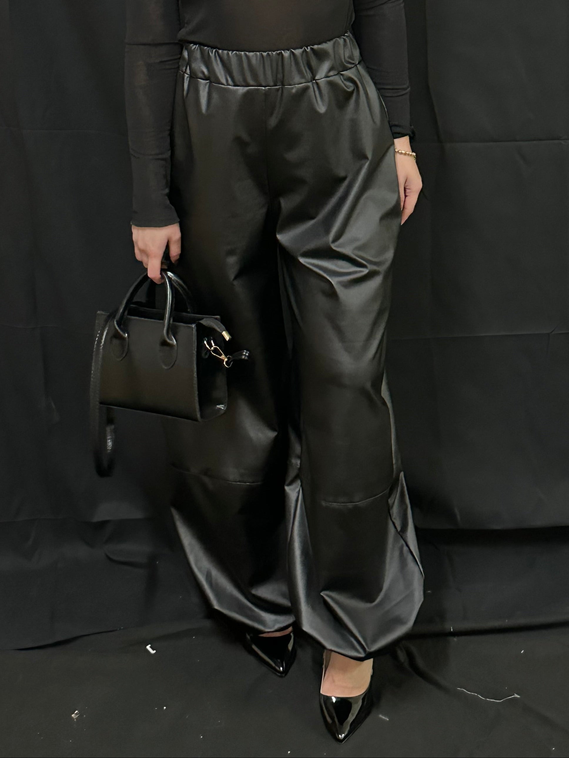 Pantalone in pelle 10,00€