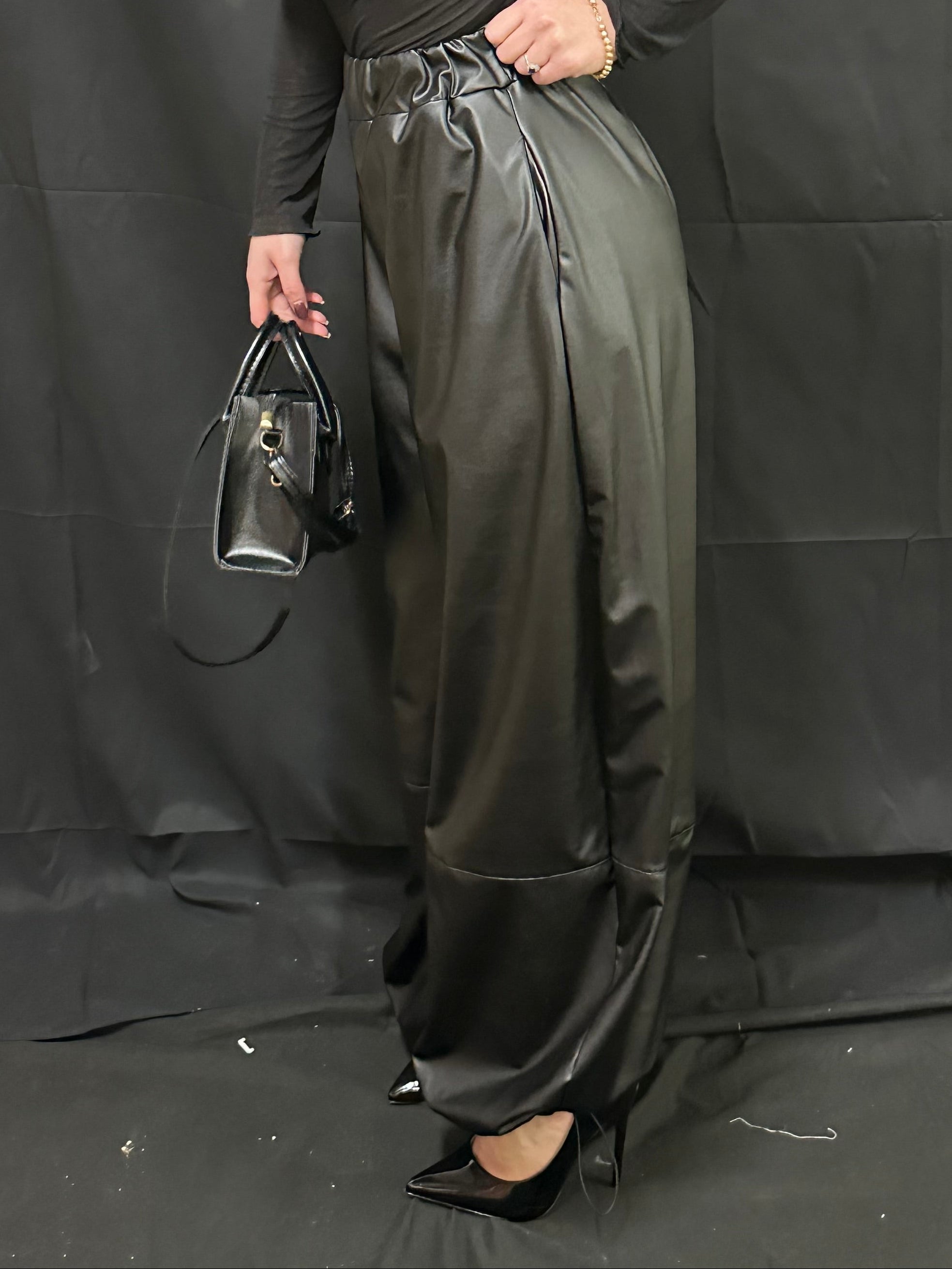 Pantalone in pelle 10,00€