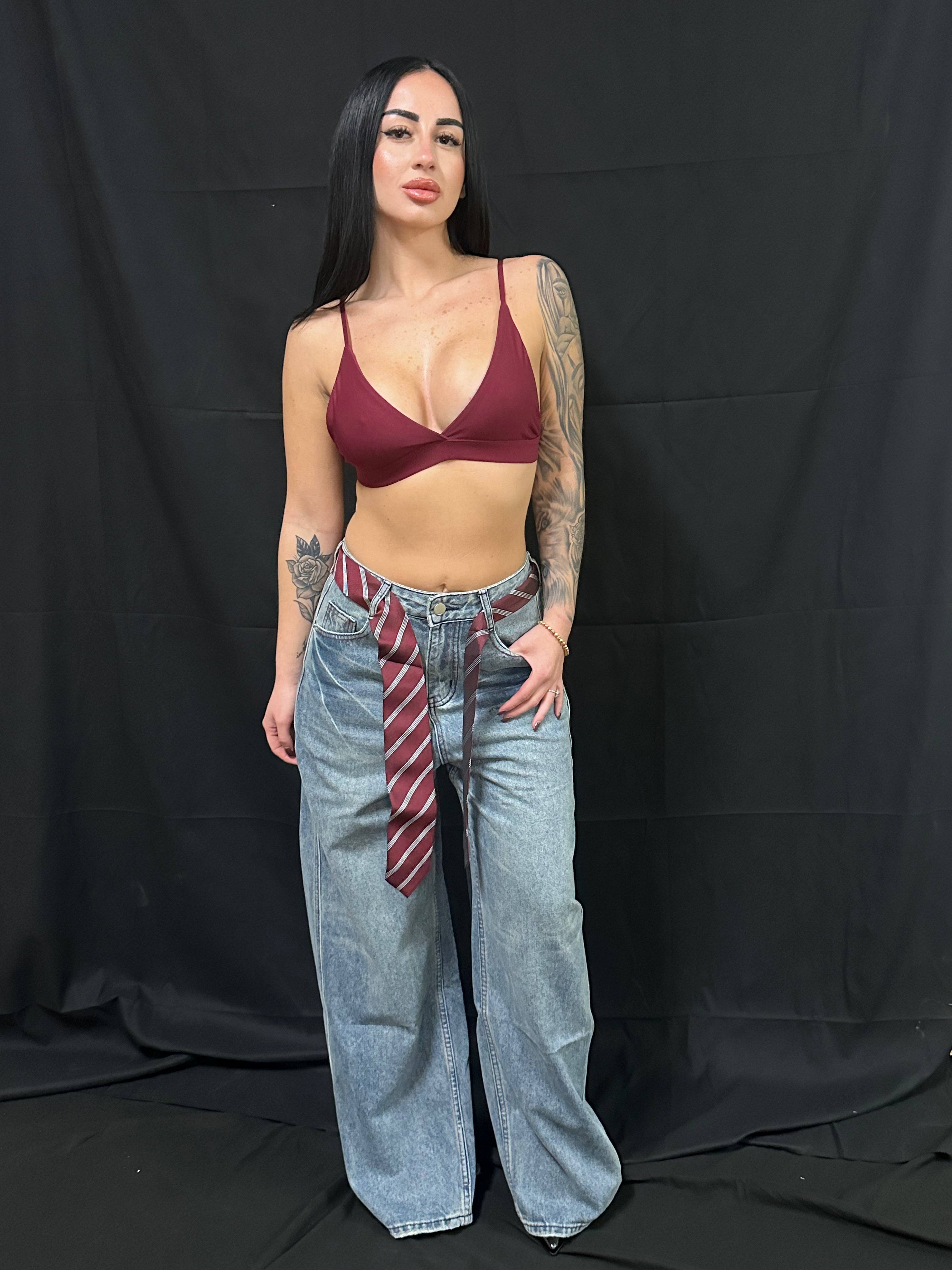 JEANS CON CRAVATTA 20,00€