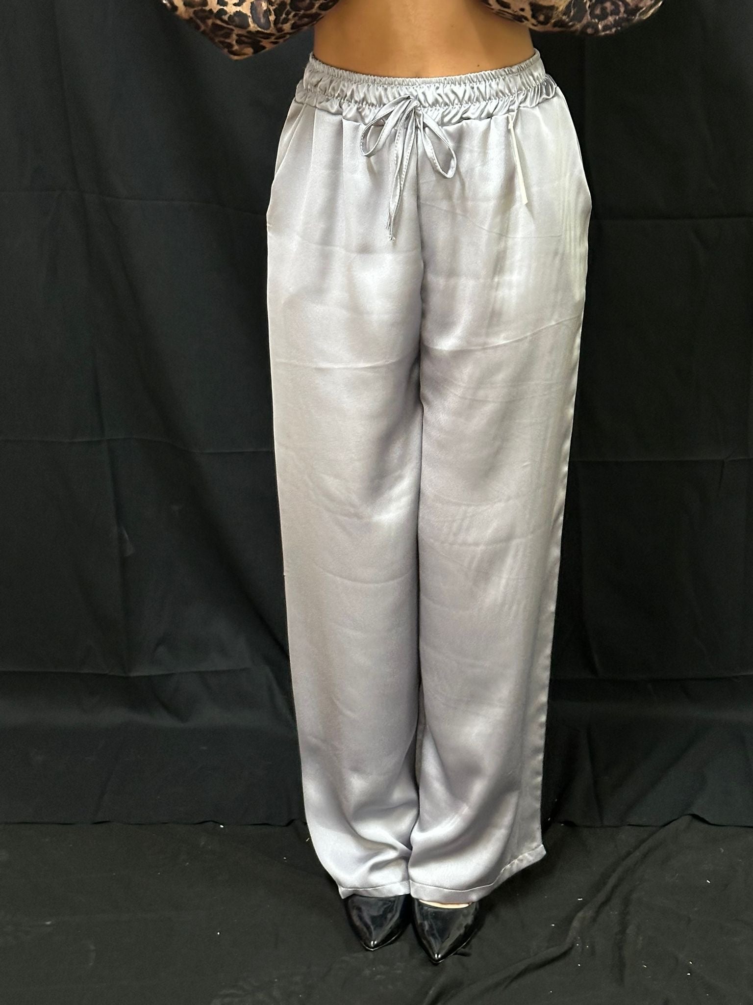 PANTALONI IN RASO 5,00€