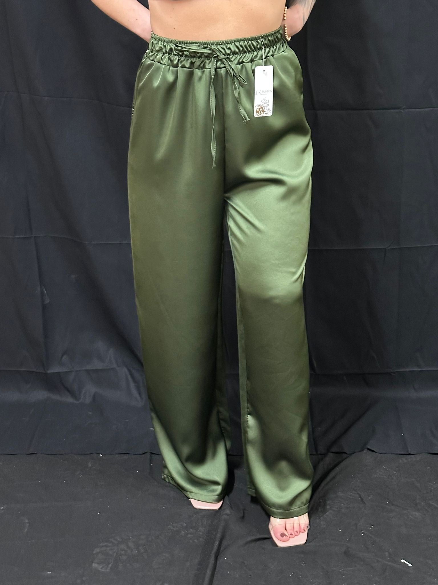 PANTALONI IN RASO 5,00€